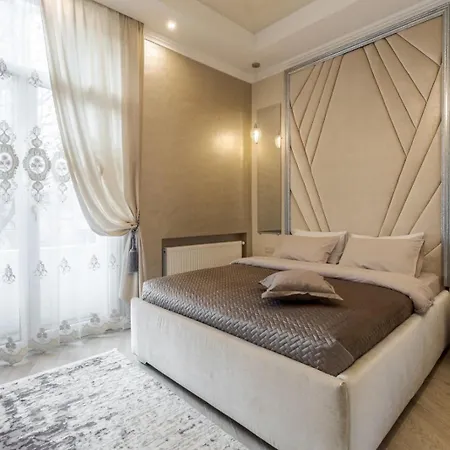 на конопницької 4 Apartment