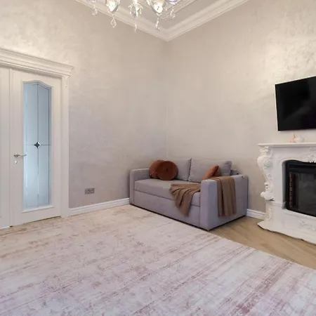 на конопницької 4 Apartment